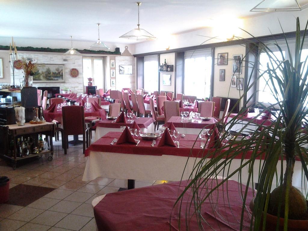 Albergo Del Cacciatore Cremeno Exterior foto